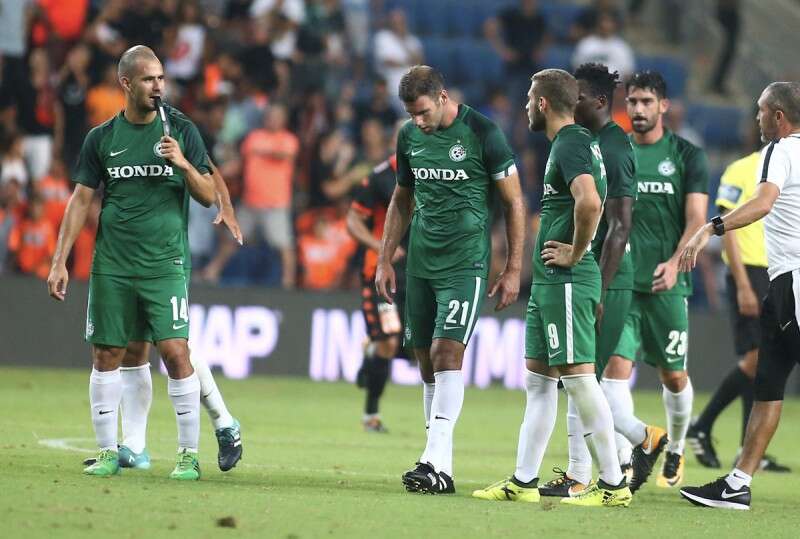 שחקני מכבי חיפה. בעיות בהתקפה // צילום: אלן שיבר